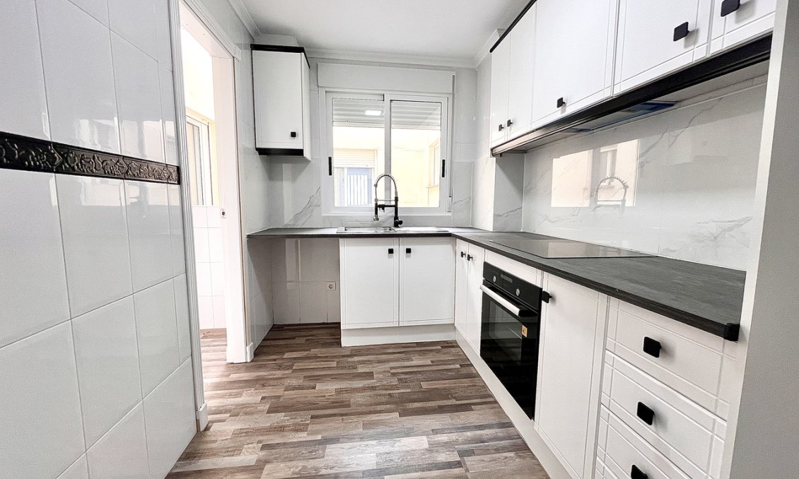 Wiederverkauf - Wohnung -
San Miguel de Salinas - Inland