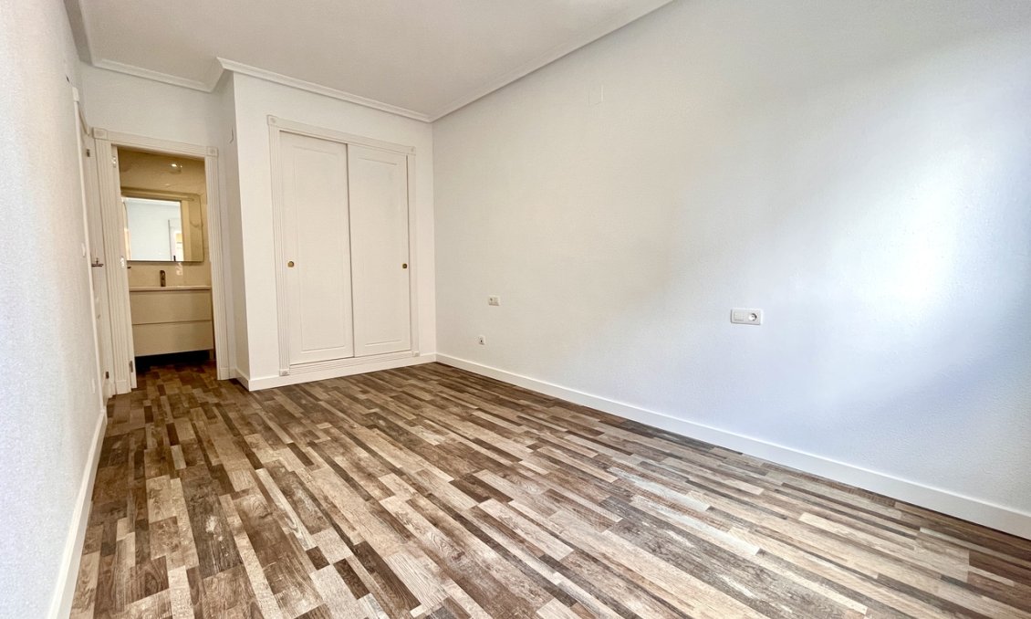 Wiederverkauf - Wohnung -
San Miguel de Salinas - Inland