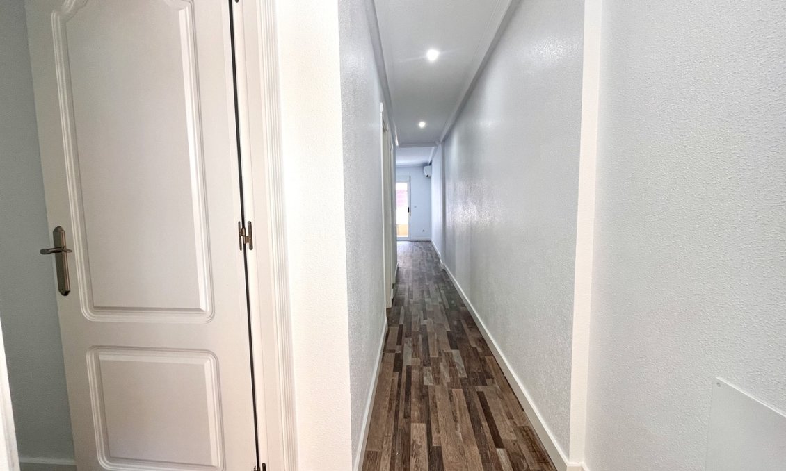 Wiederverkauf - Wohnung -
San Miguel de Salinas - Inland