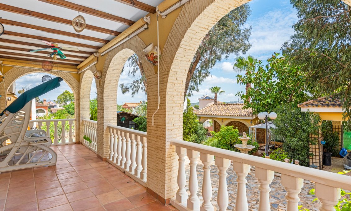 Resale - Villa -
Jacarilla - Inland