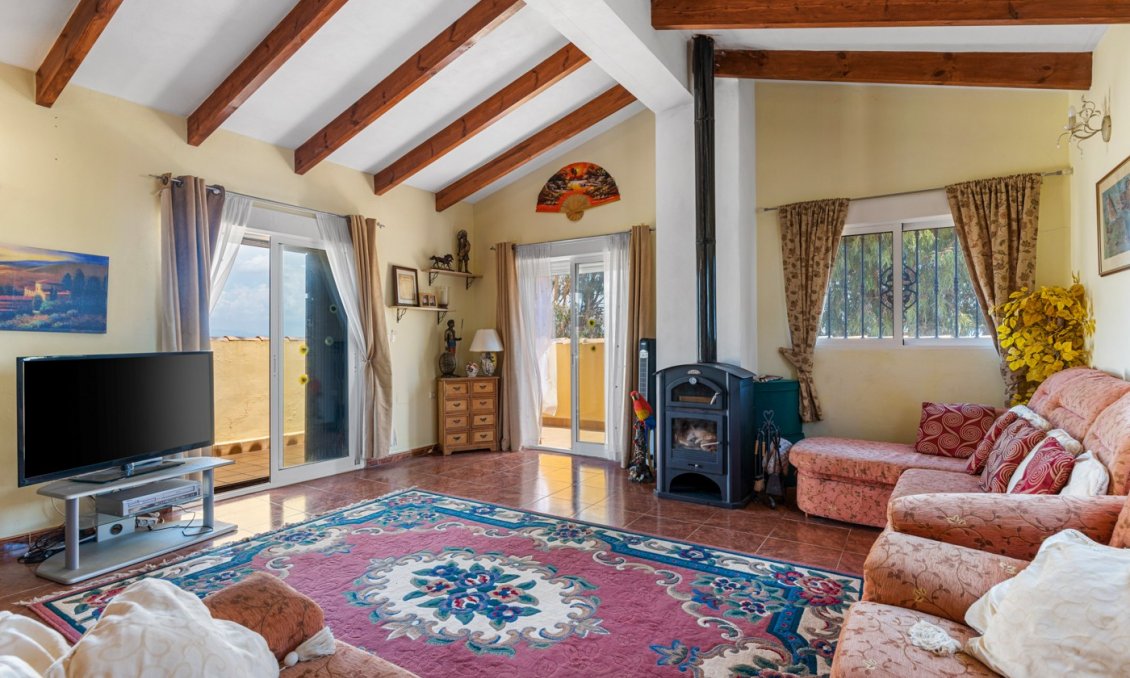 Resale - Villa -
Jacarilla - Inland