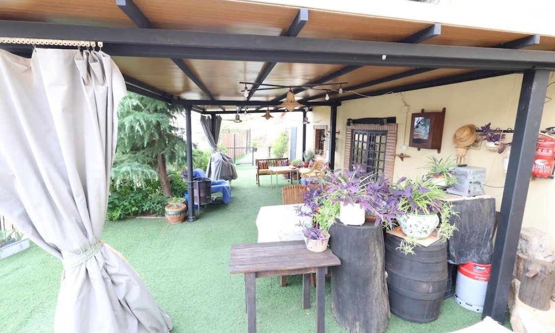 Resale - Villa -
Fortuna - Inland