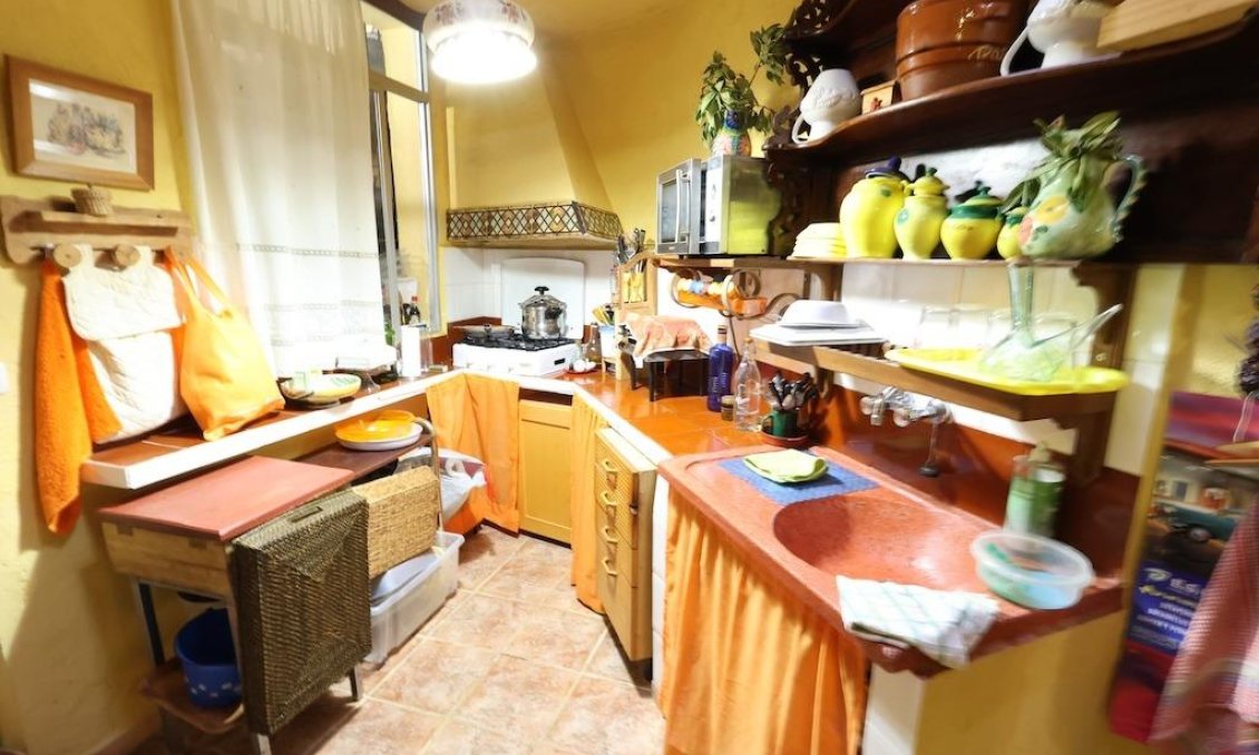 Resale - Villa -
Fortuna - Inland