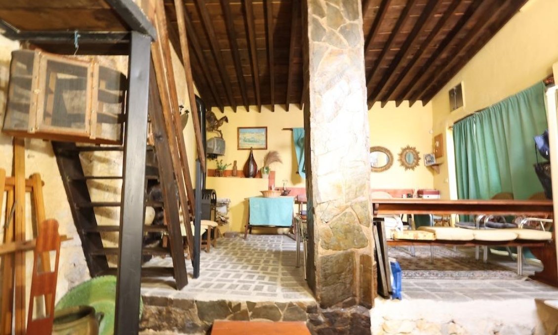 Resale - Villa -
Fortuna - Inland