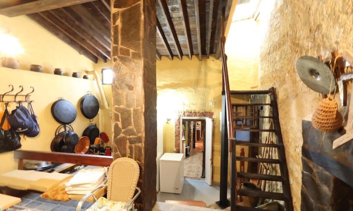 Resale - Villa -
Fortuna - Inland