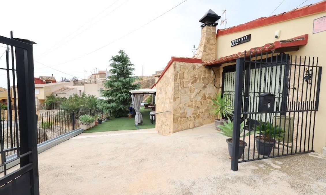 Resale - Villa -
Fortuna - Inland