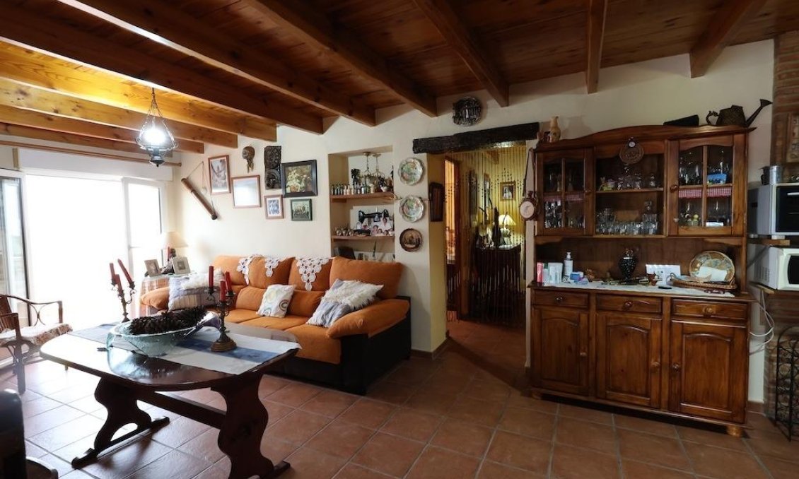 Resale - Villa -
Fortuna - Inland