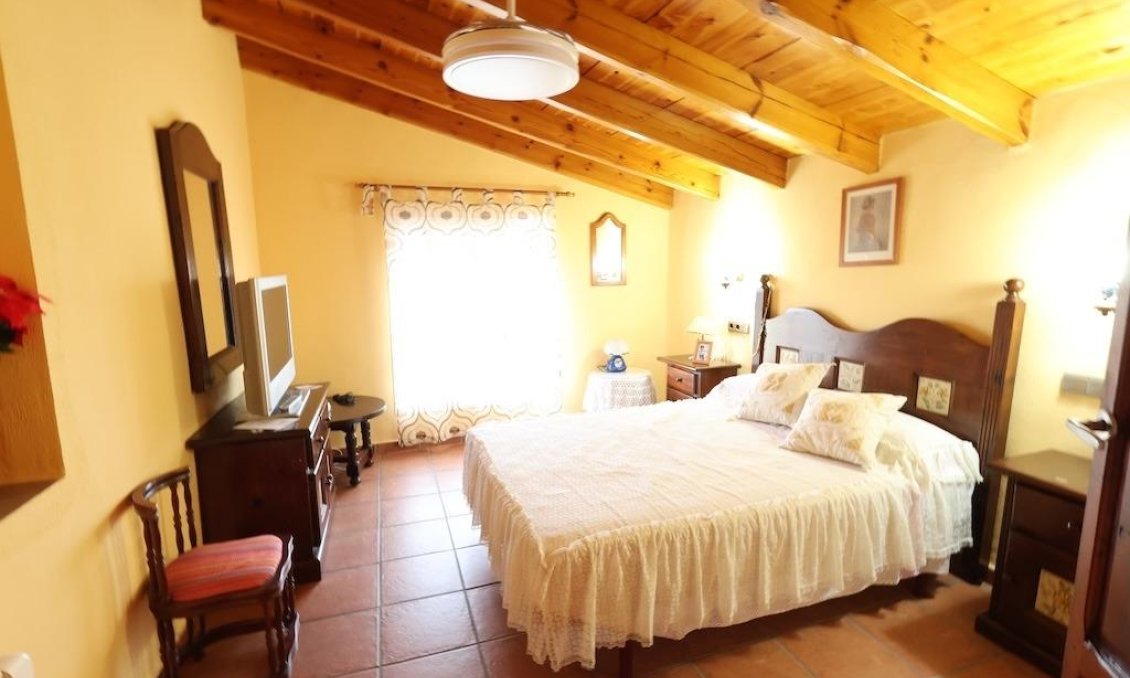 Resale - Villa -
Fortuna - Inland