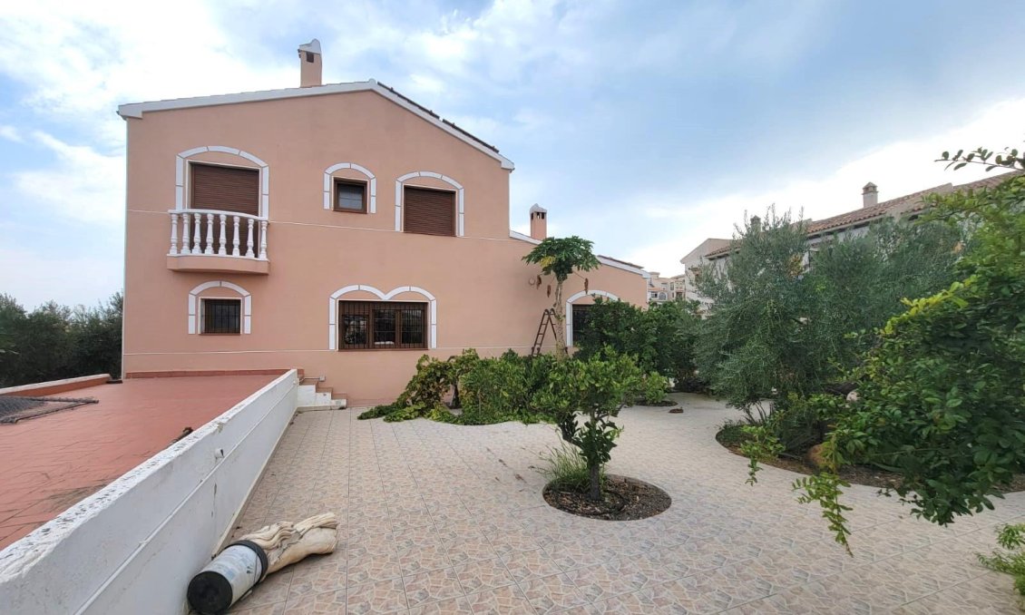 Wiederverkauf - Villa -
Torrevieja - Aguas Nuevas