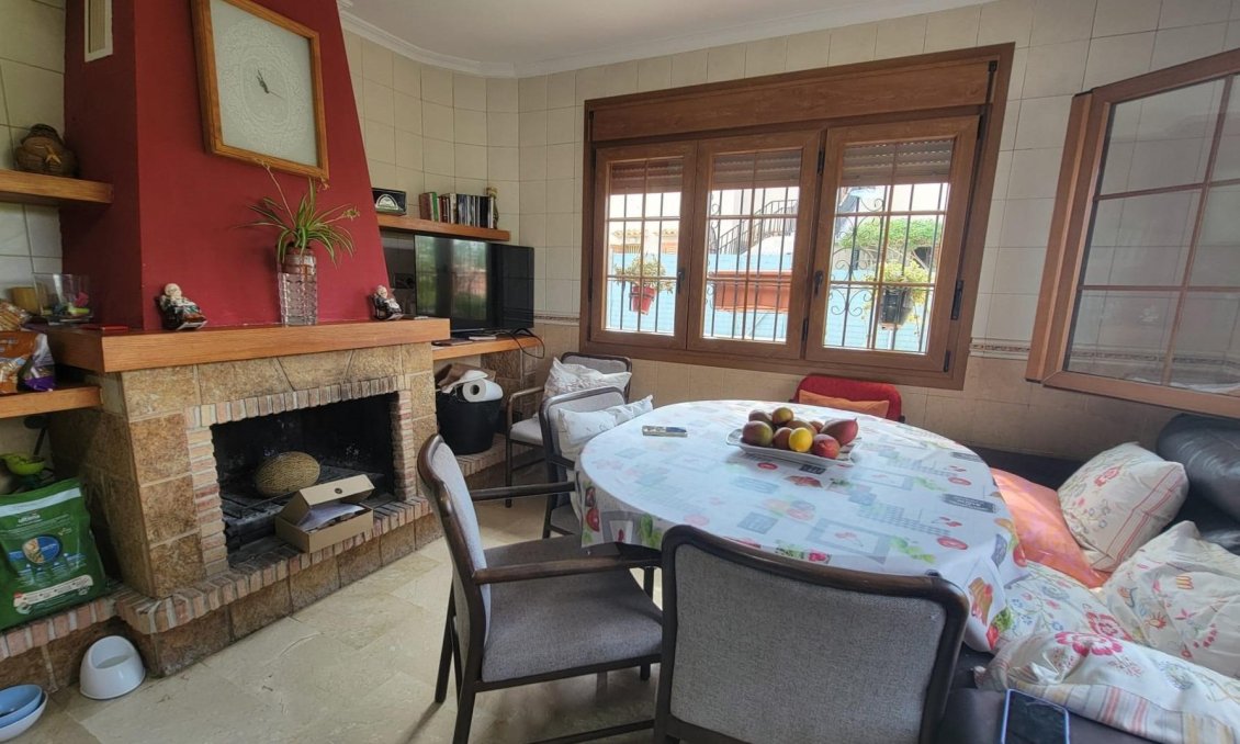 Wiederverkauf - Villa -
Torrevieja - Aguas Nuevas