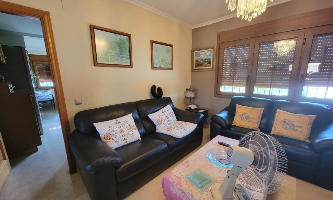 Wiederverkauf - Villa -
Torrevieja - Aguas Nuevas