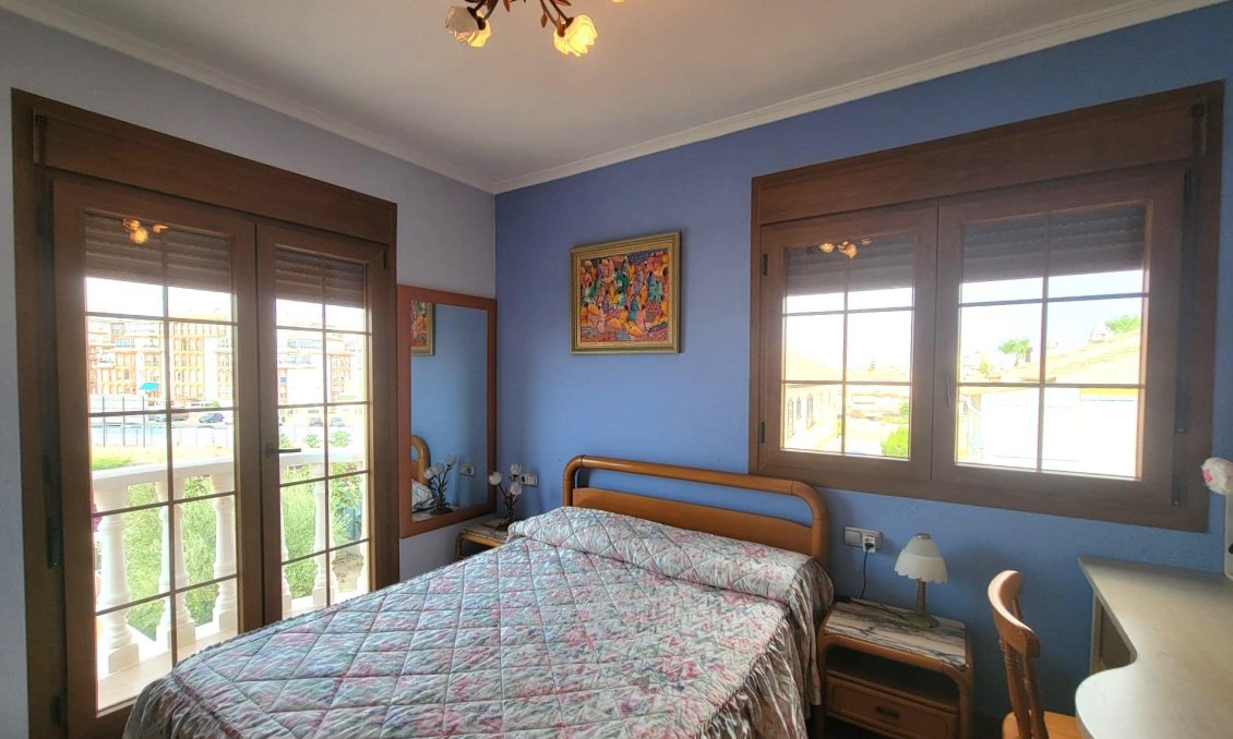 Wiederverkauf - Villa -
Torrevieja - Aguas Nuevas