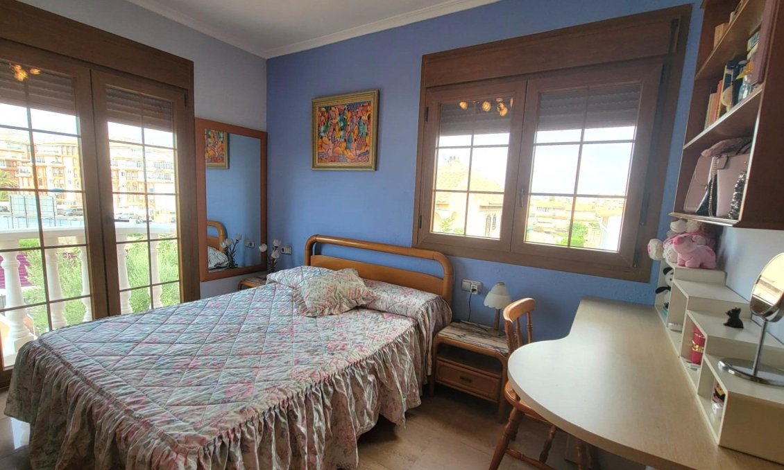 Wiederverkauf - Villa -
Torrevieja - Aguas Nuevas