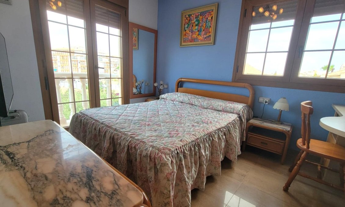 Wiederverkauf - Villa -
Torrevieja - Aguas Nuevas