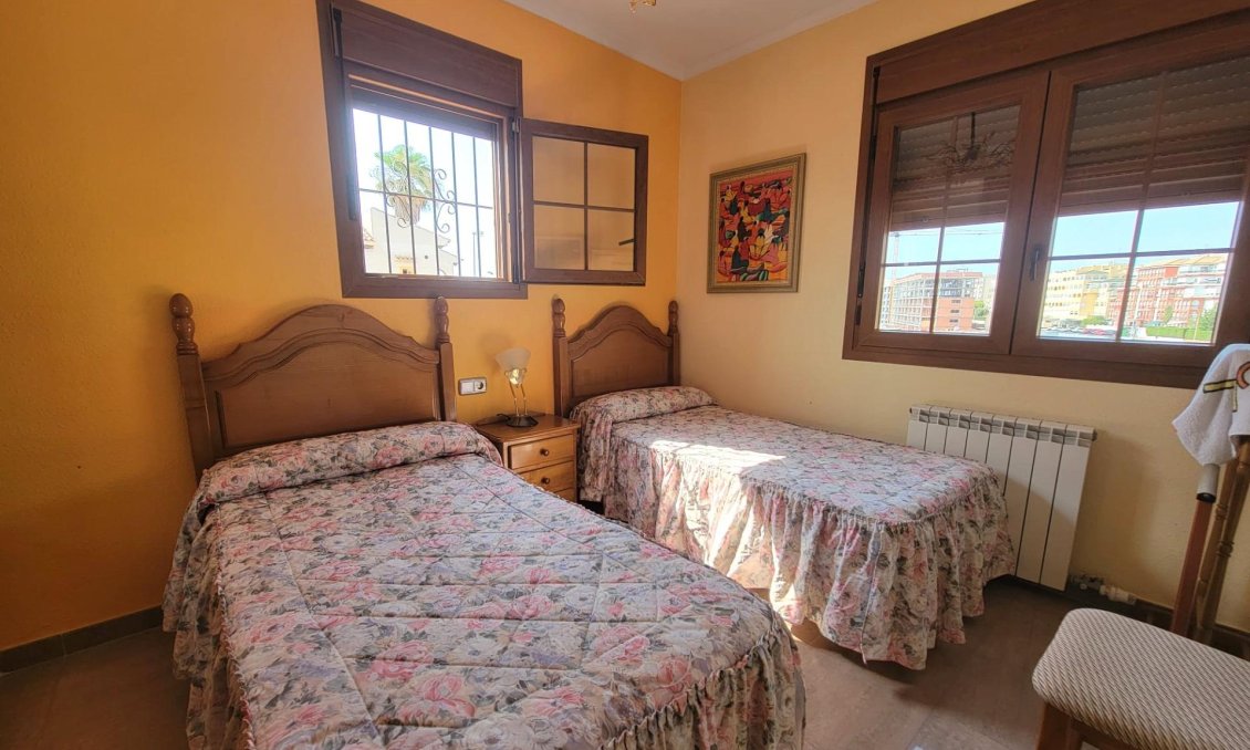 Wiederverkauf - Villa -
Torrevieja - Aguas Nuevas