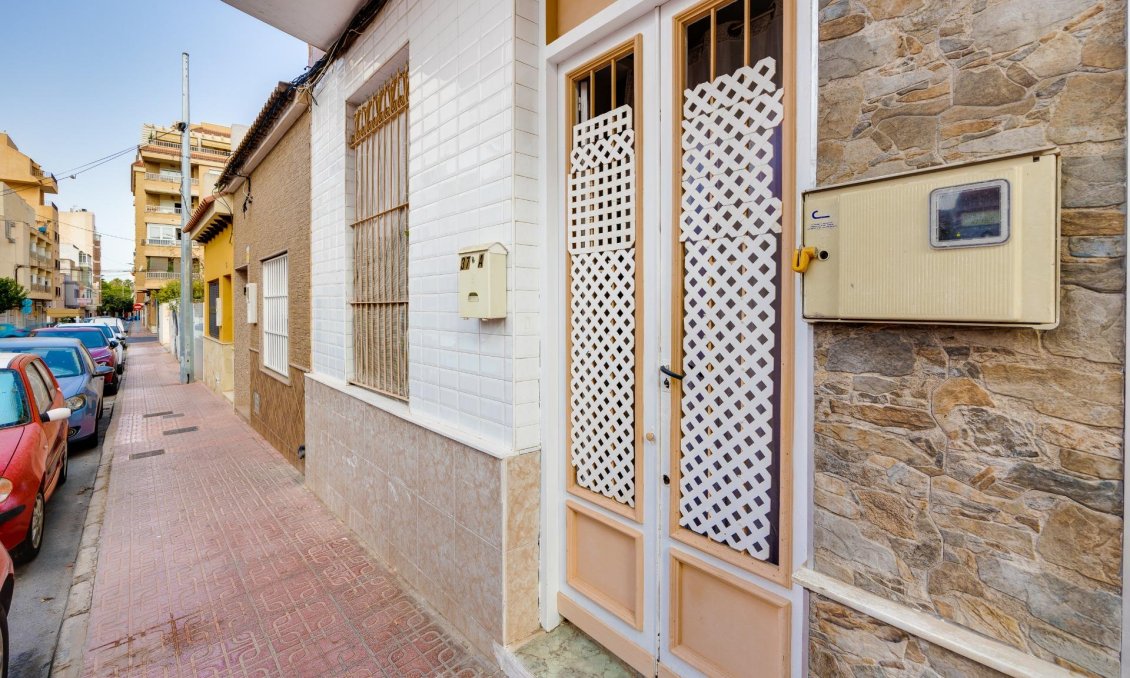 Resale - Apartment -
Torrevieja - Centro