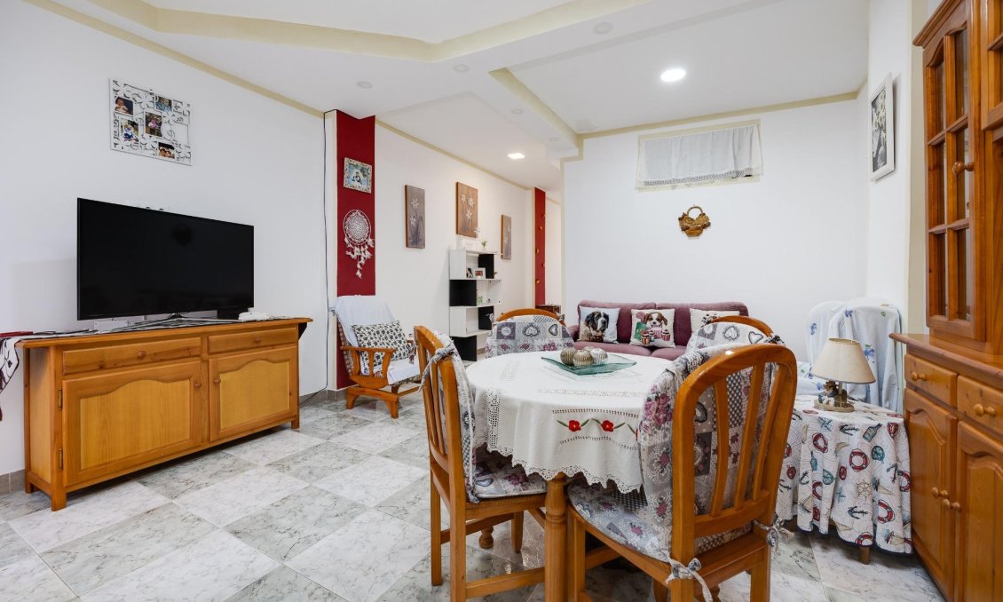 Resale - Apartment -
Torrevieja - Centro