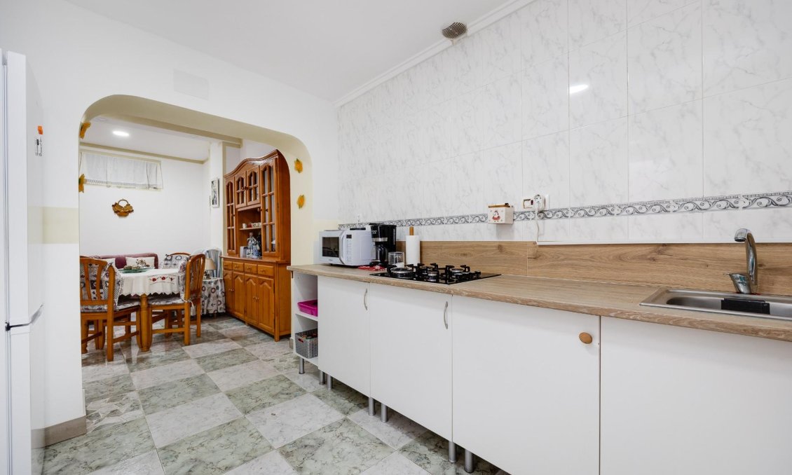 Resale - Apartment -
Torrevieja - Centro