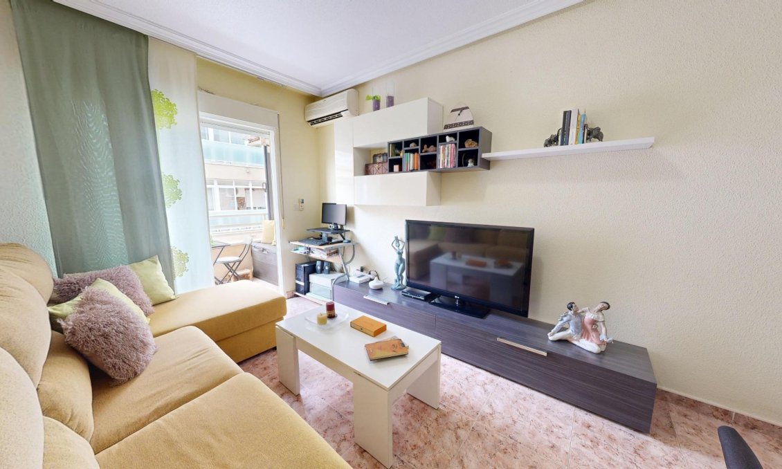 Resale - Apartment -
Torrevieja - Estacion De Autobuses