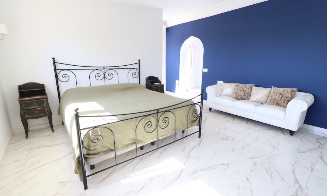 Wiederverkauf - Villa -
Villamartin - Costa Blanca