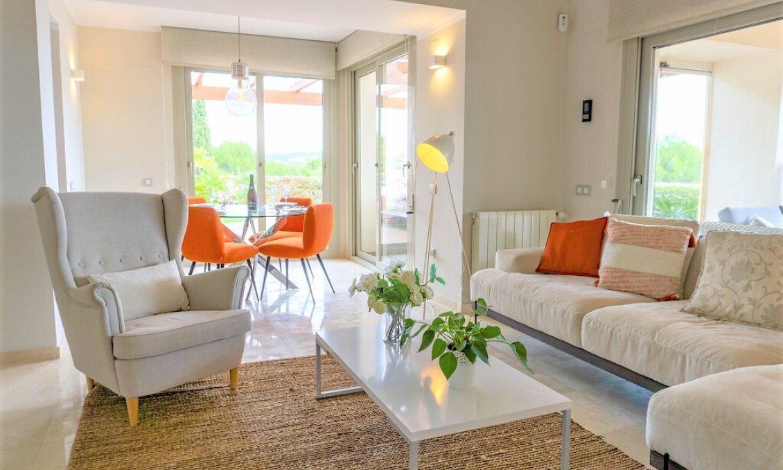 Wiederverkauf - Villa -
Las Colinas Golf - Inland