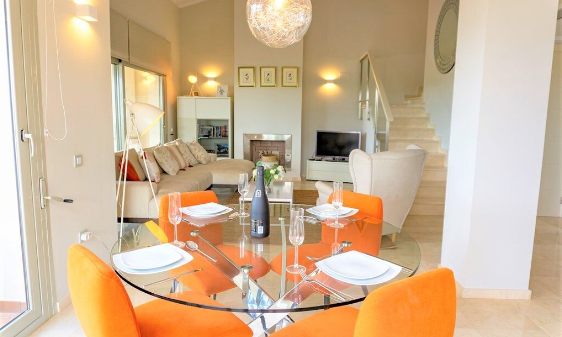 Wiederverkauf - Villa -
Las Colinas Golf - Inland