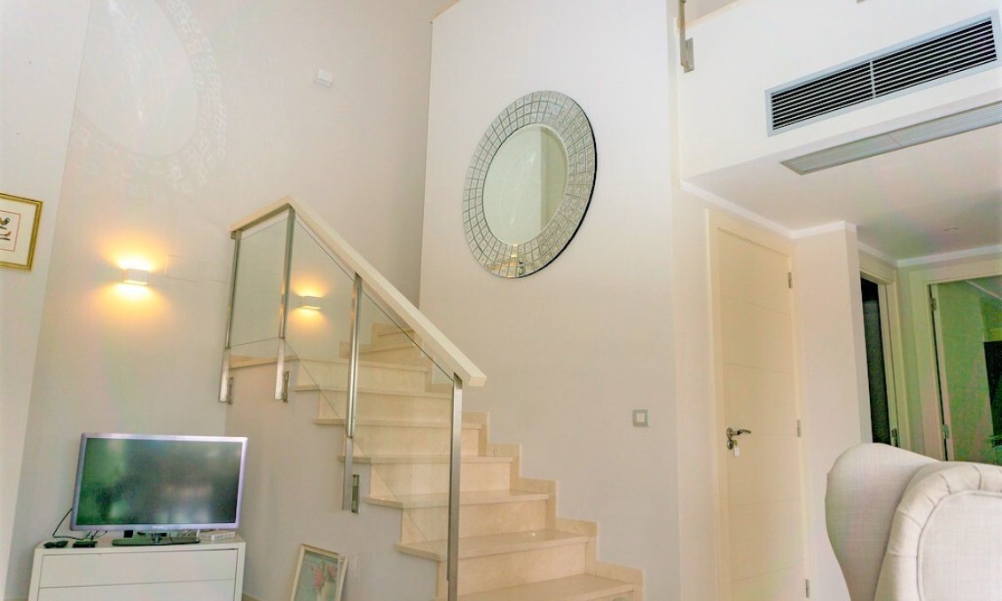 Wiederverkauf - Villa -
Las Colinas Golf - Inland