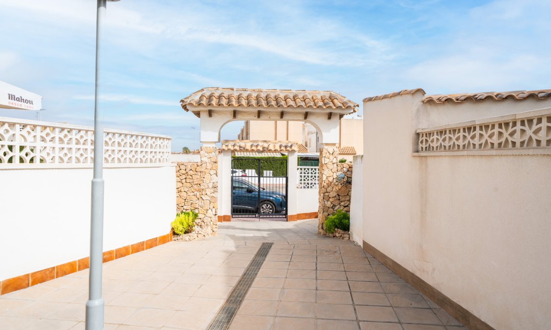 Wiederverkauf - Bungalow -
Torrevieja - La Mata