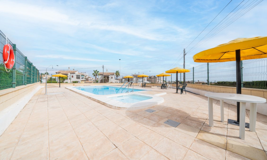 Wiederverkauf - Bungalow -
Torrevieja - La Mata