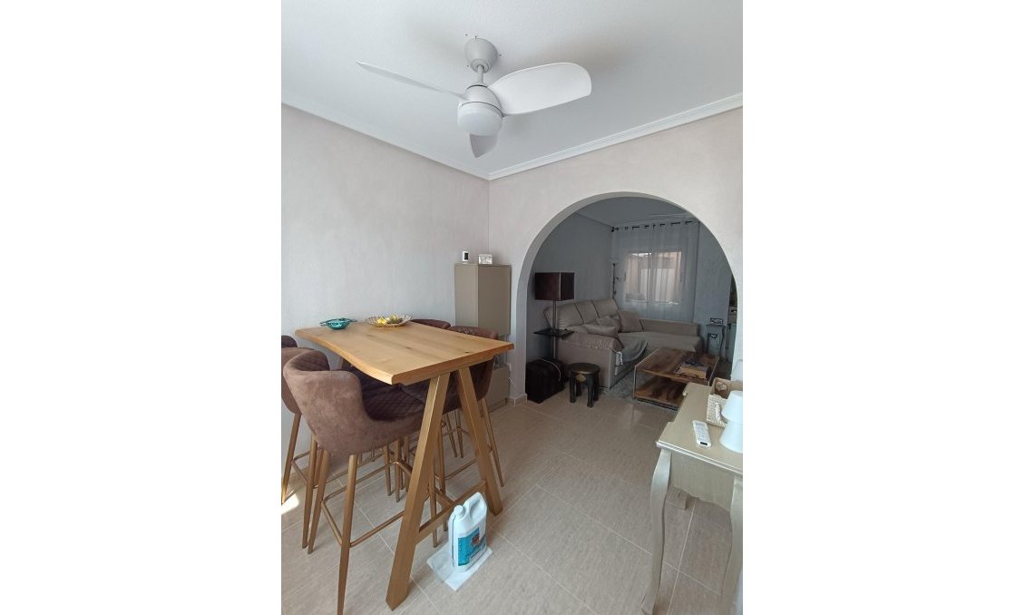 Resale - Town House -
Avileses - Jerónimo Y Avileses