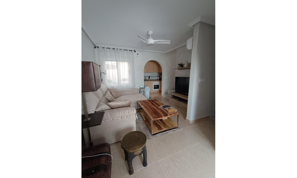 Resale - Town House -
Avileses - Jerónimo Y Avileses