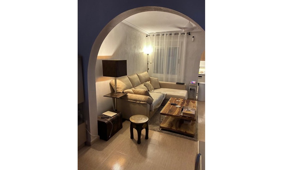 Resale - Town House -
Avileses - Jerónimo Y Avileses