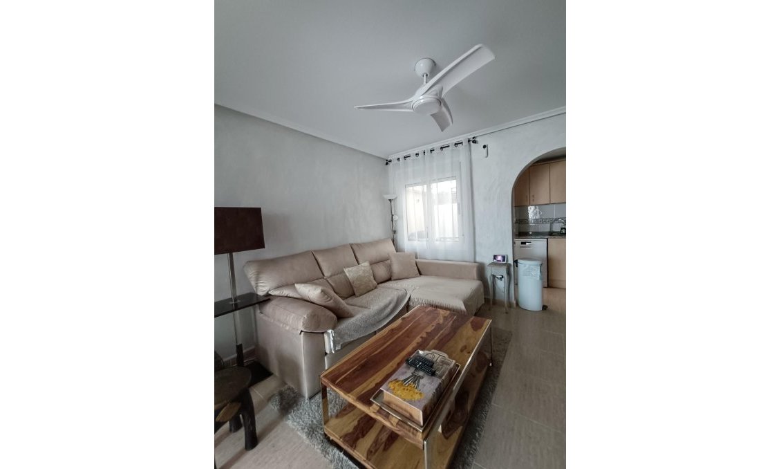 Resale - Town House -
Avileses - Jerónimo Y Avileses