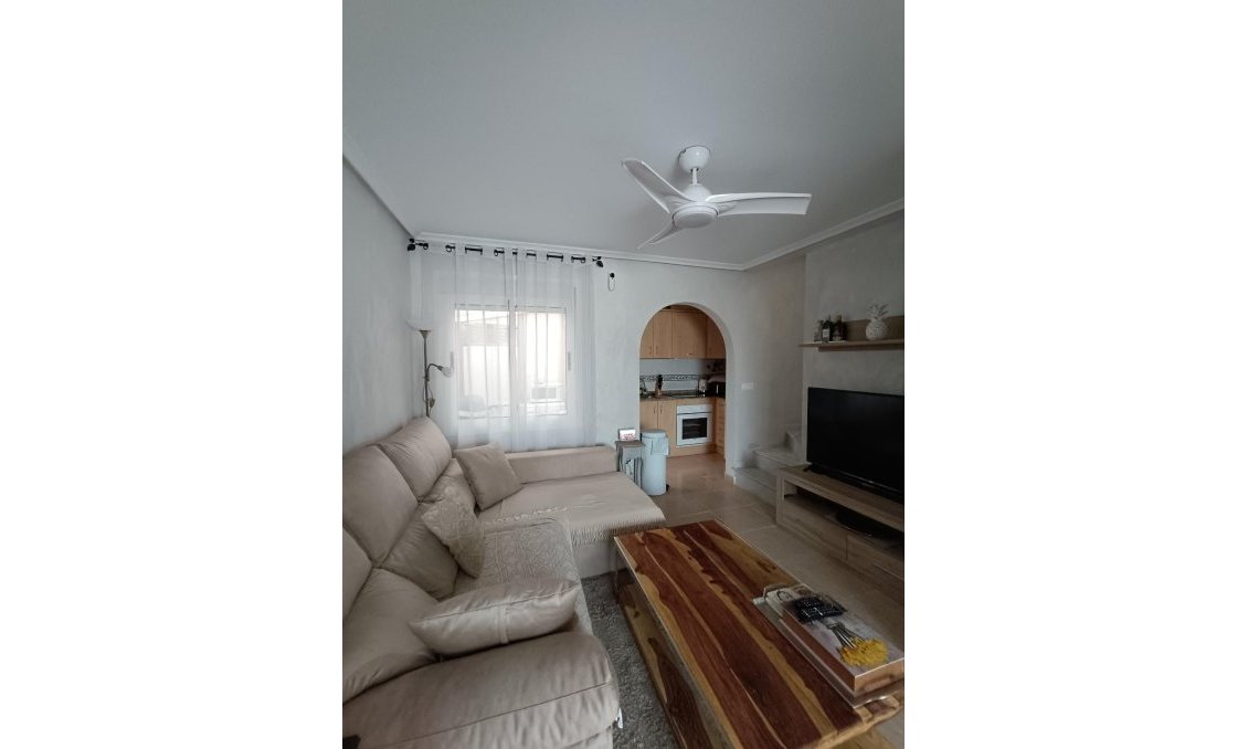 Resale - Town House -
Avileses - Jerónimo Y Avileses