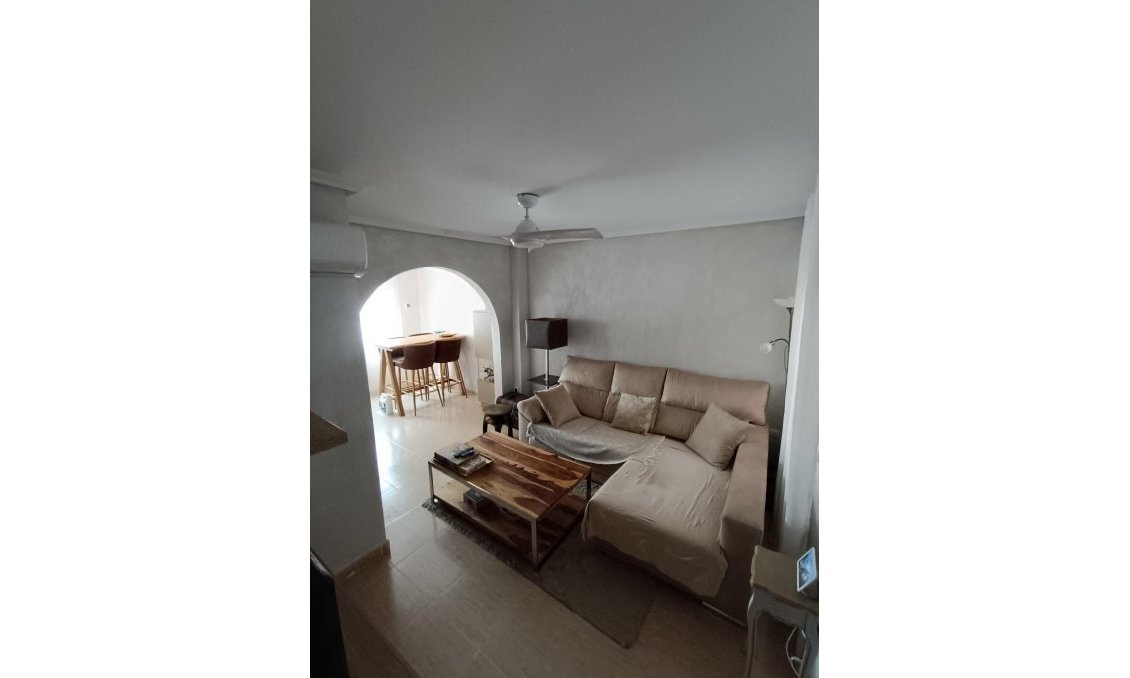 Resale - Town House -
Avileses - Jerónimo Y Avileses