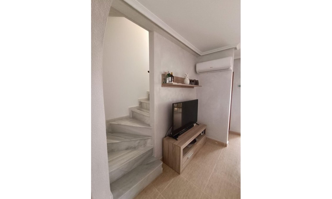 Resale - Town House -
Avileses - Jerónimo Y Avileses