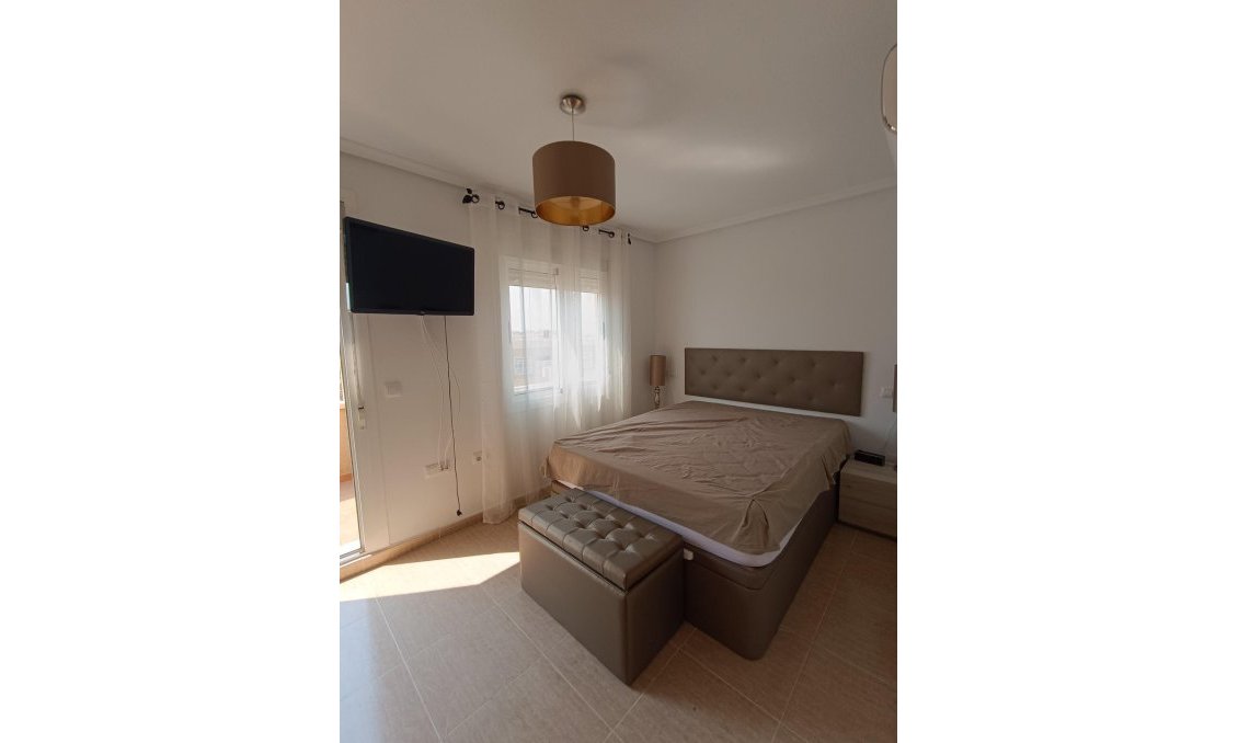 Resale - Town House -
Avileses - Jerónimo Y Avileses