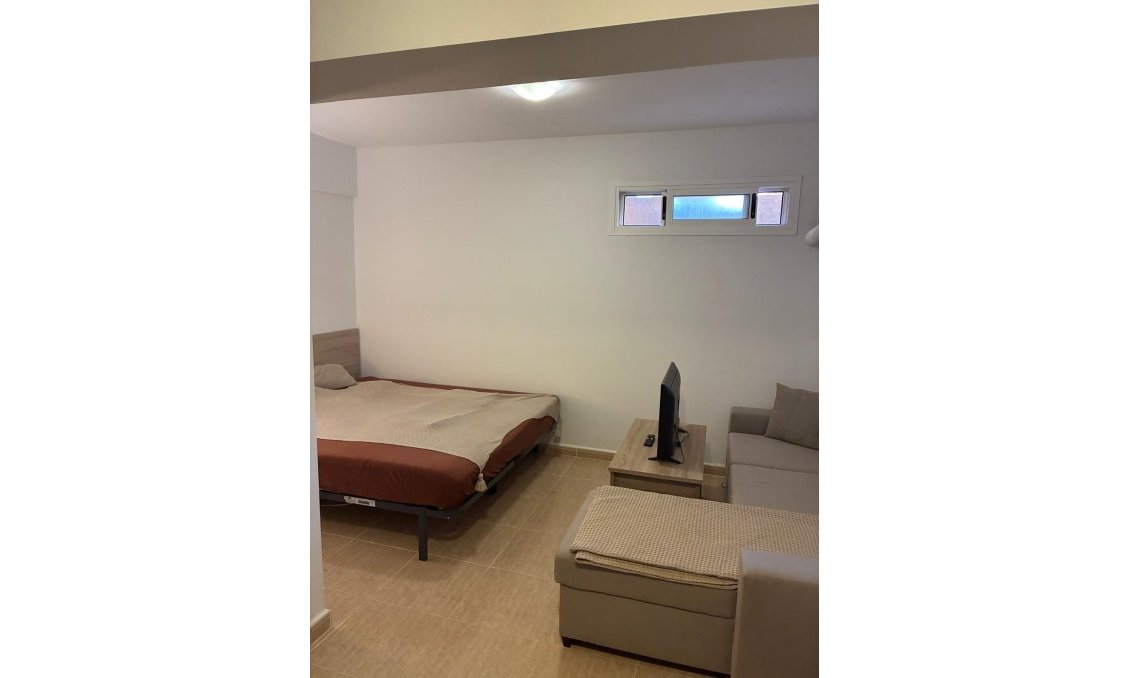 Resale - Town House -
Avileses - Jerónimo Y Avileses