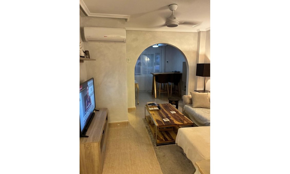 Resale - Town House -
Avileses - Jerónimo Y Avileses