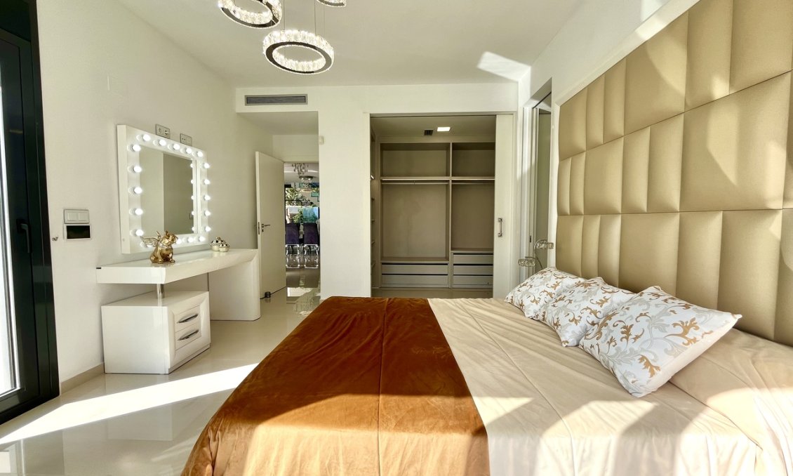 Wiederverkauf - Villa -
San Miguel de Salinas - Inland