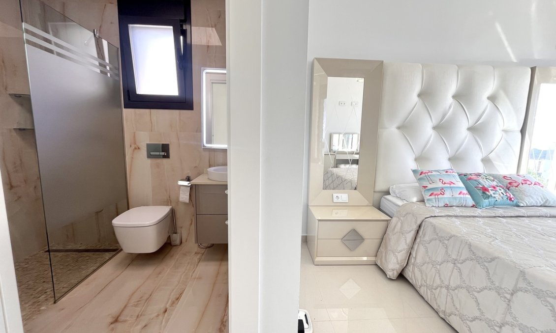 Wiederverkauf - Villa -
San Miguel de Salinas - Inland