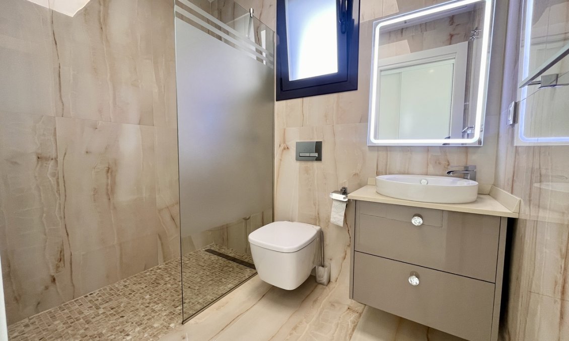 Wiederverkauf - Villa -
San Miguel de Salinas - Inland