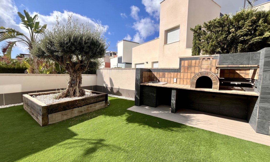 Wiederverkauf - Villa -
San Miguel de Salinas - Inland