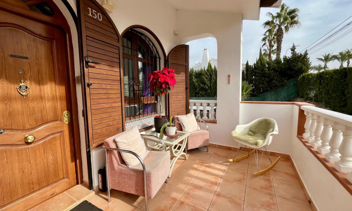 Wiederverkauf - Villa -
Villamartin - Costa Blanca