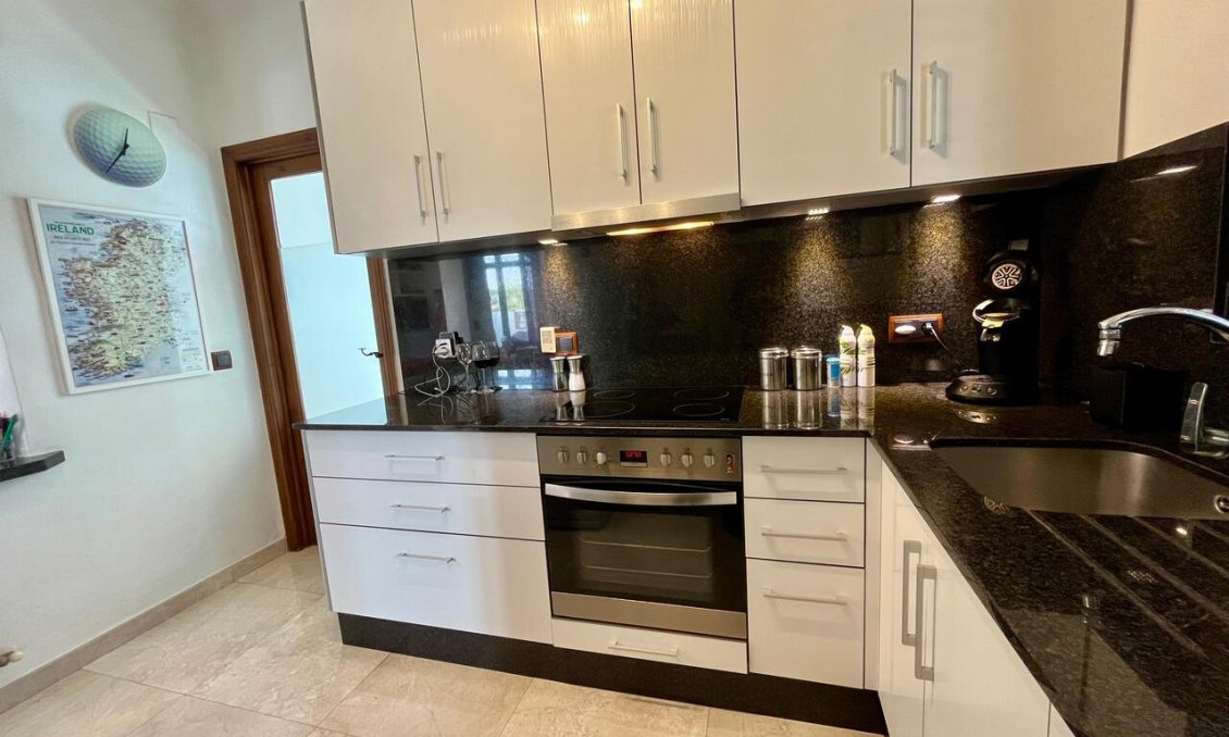 Wiederverkauf - Villa -
Villamartin - Costa Blanca