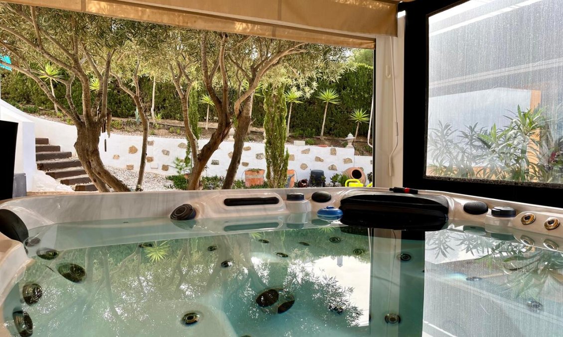 Wiederverkauf - Villa -
Villamartin - Costa Blanca