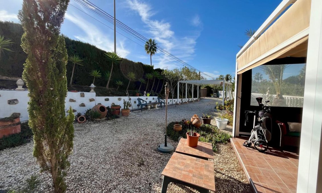 Wiederverkauf - Villa -
Villamartin - Costa Blanca