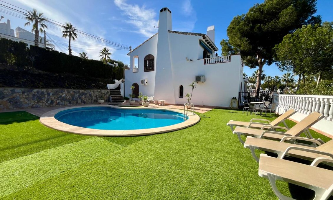 Wiederverkauf - Villa -
Villamartin - Costa Blanca