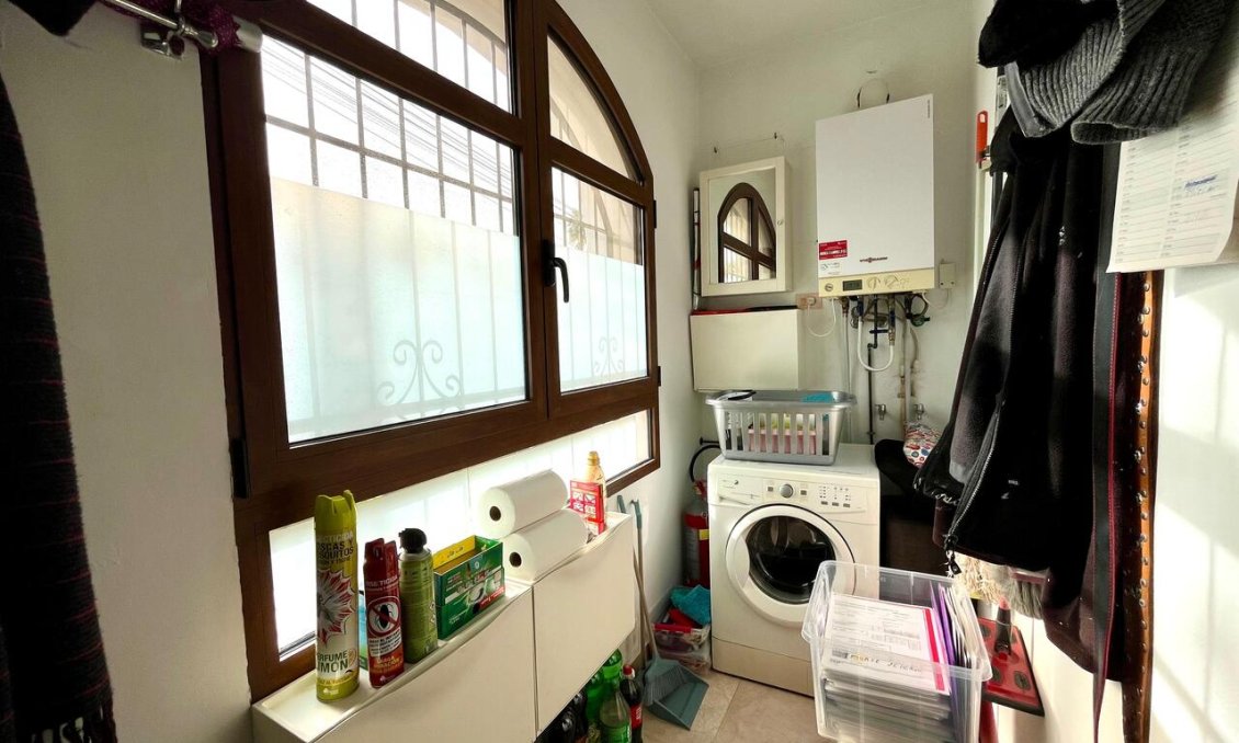 Wiederverkauf - Villa -
Villamartin - Costa Blanca