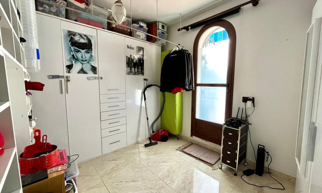 Wiederverkauf - Villa -
Villamartin - Costa Blanca